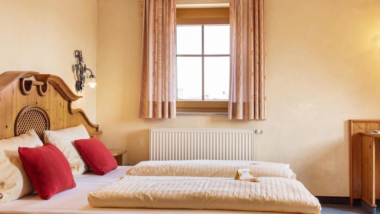 Akzent Hotel Krone Helmstadt Εξωτερικό φωτογραφία