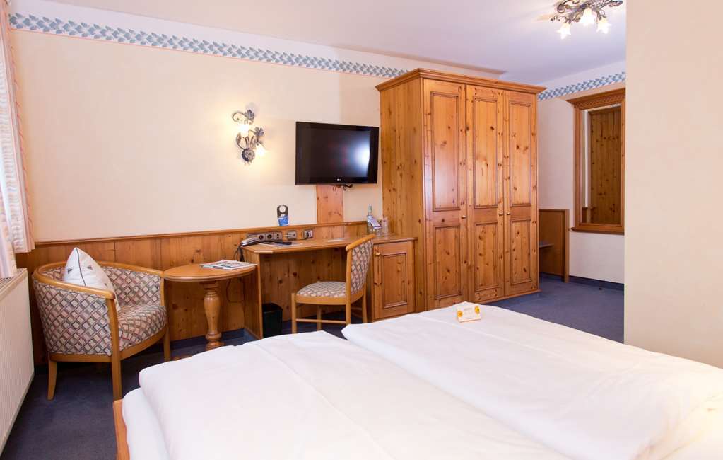 Akzent Hotel Krone Helmstadt Εξωτερικό φωτογραφία