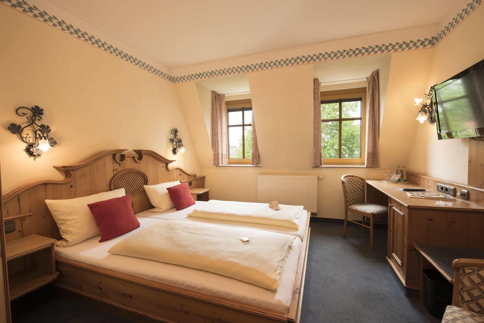 Akzent Hotel Krone Helmstadt Εξωτερικό φωτογραφία